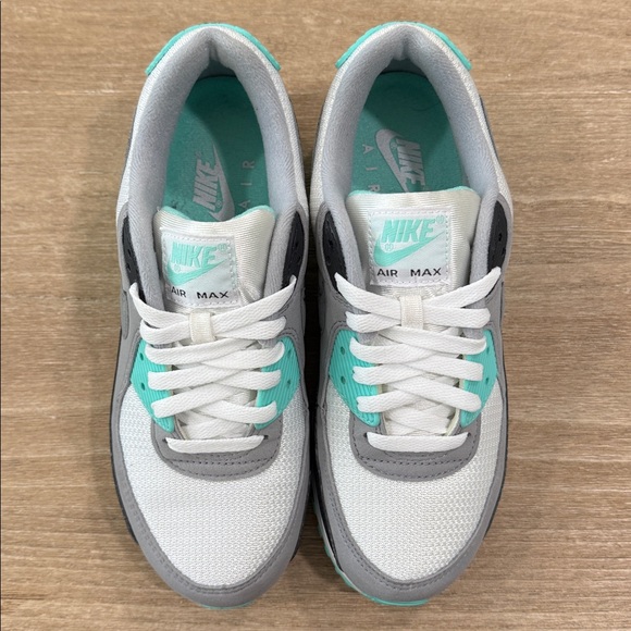 Nike - LIKE NEW Air Max 90 Turquoise - Picture 4 of 13